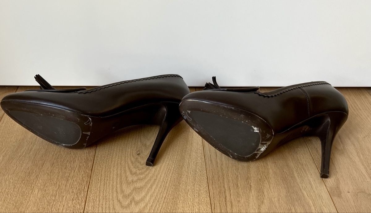 Navyboot Chaussures femmes: NAVYBOOT Leder Pumps braun Gr. 38 – D'occasion à Zürich par Monini2 4