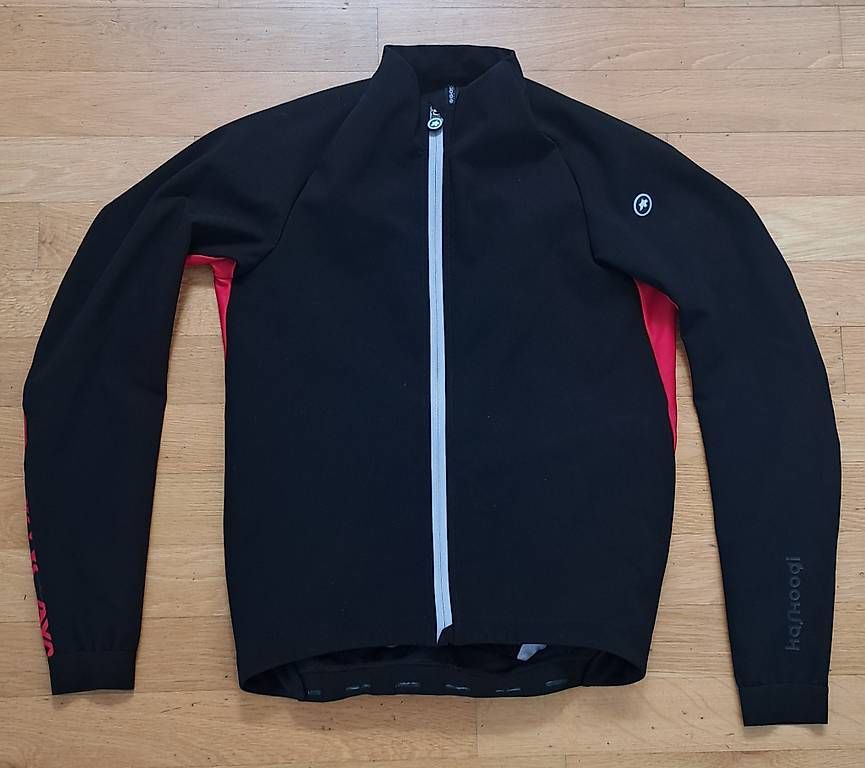 Giacche: Ungebrauchte Assos Winterjacke Gr. L – Usato da Brunnen venduto da Rodge
