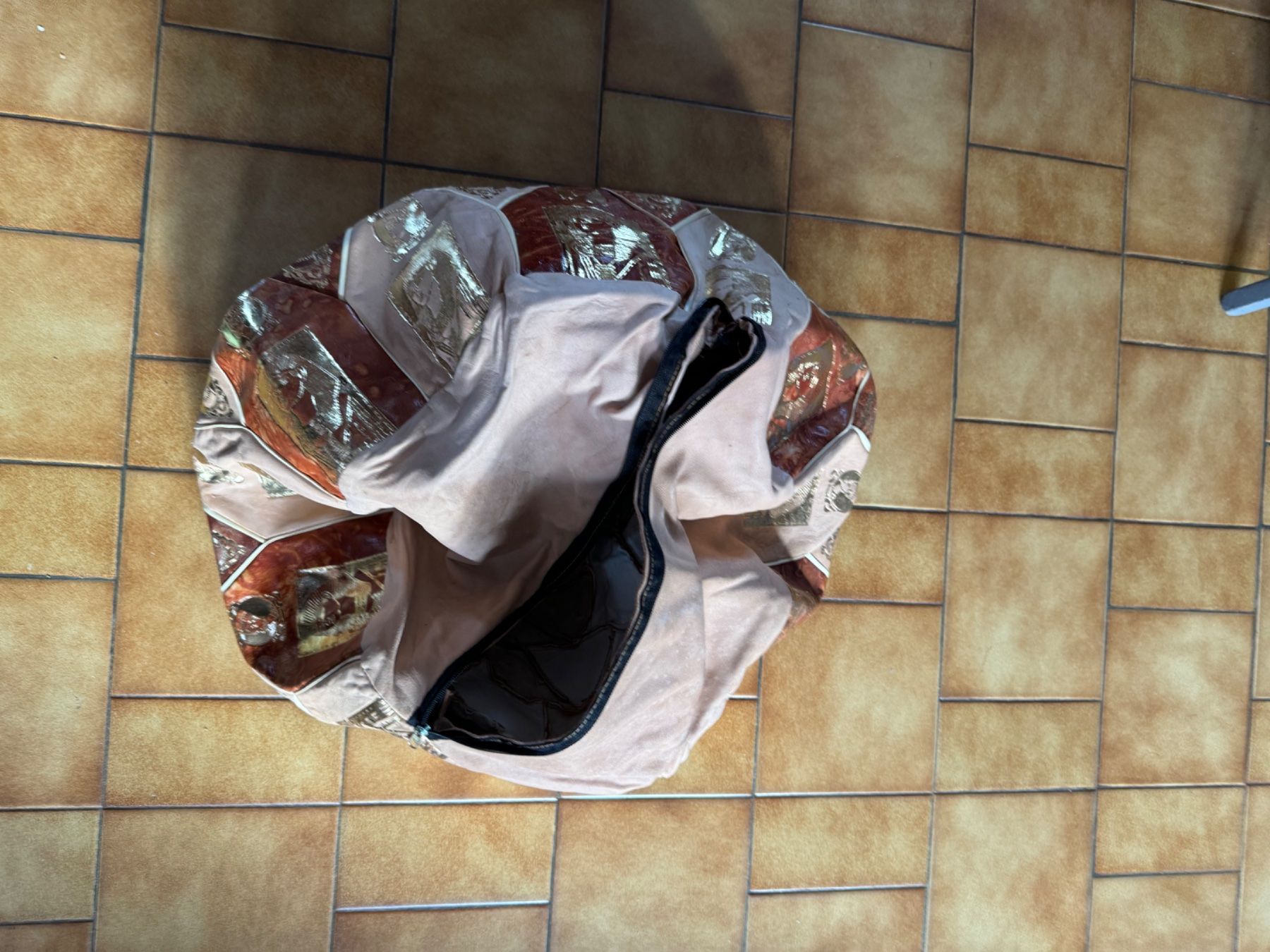 Alle Dekorationen: Pouf cuir Égypte neuf vide – Neu und originalverpackt aus Veyrier von kimedovapa 2