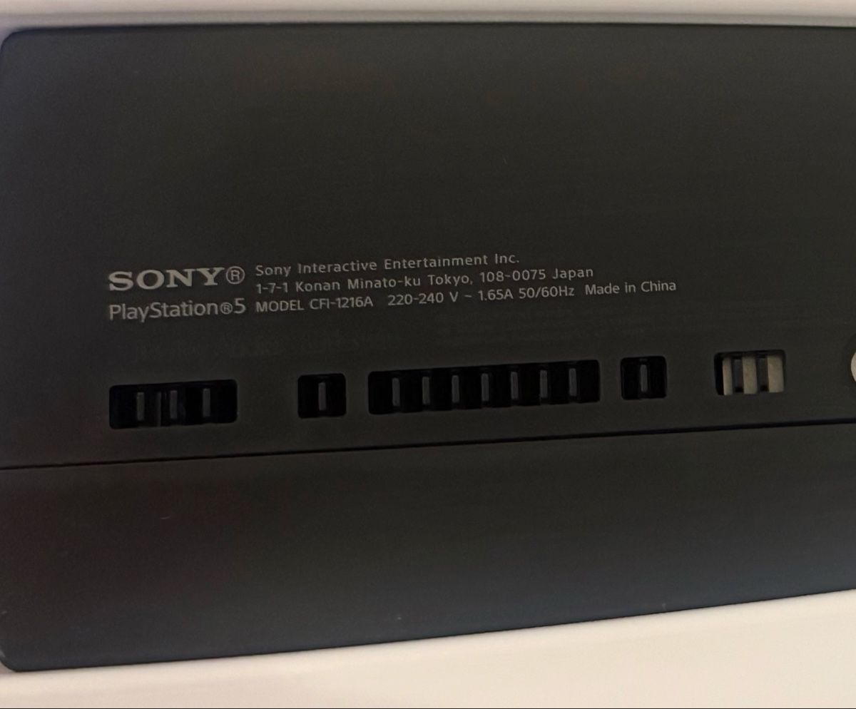 Sony Console: Sony PlayStation 5 Disc Edition + 2 Controller – Usato da Spreitenbach venduto da momo5_5 3