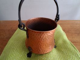 KUPFERKESSEL MIT FÜSSEN