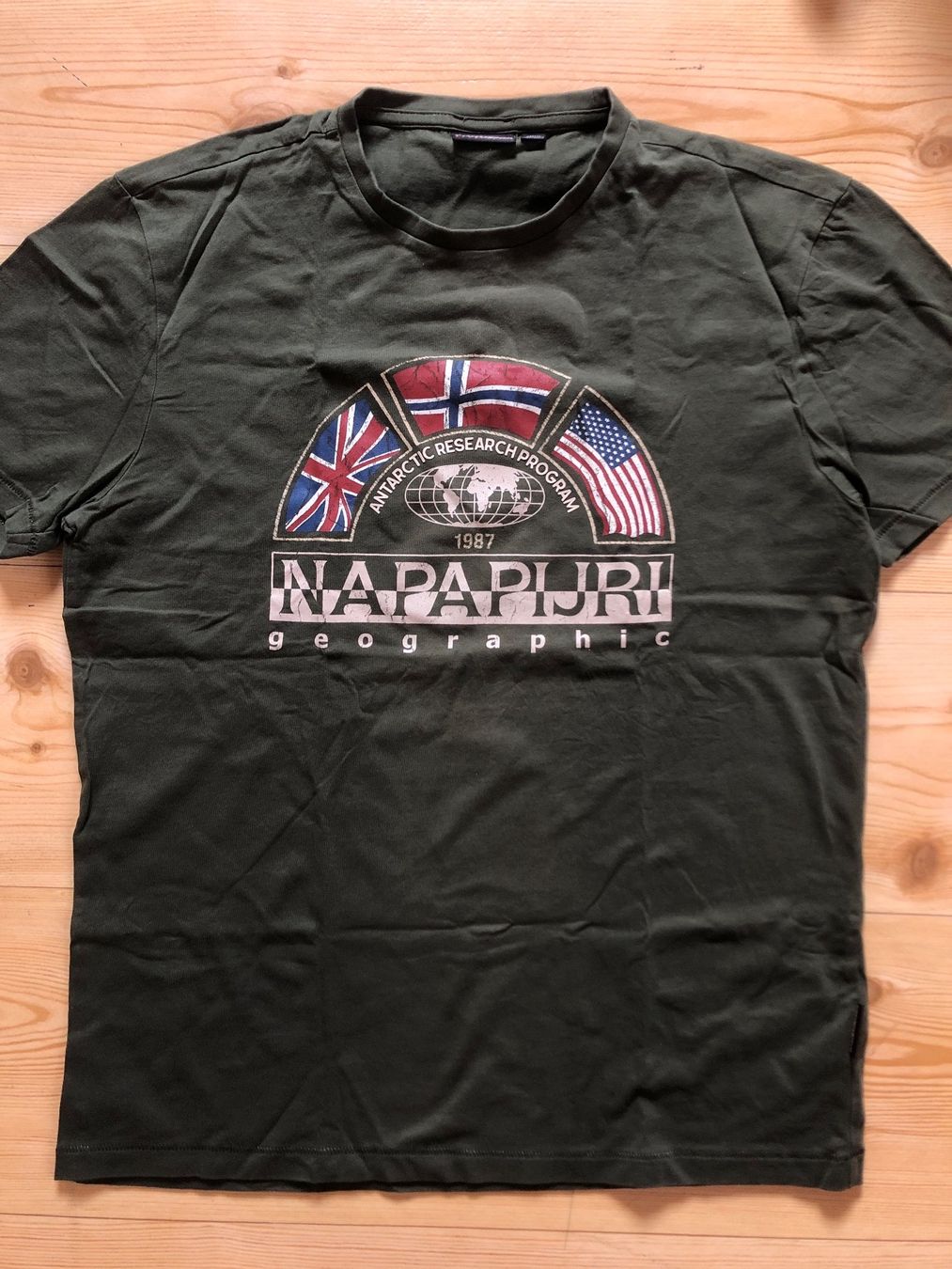 Napapijri T-Shirts: T-shirt Napapijri kaki – Gebraucht aus Bulle von sop_ct6x