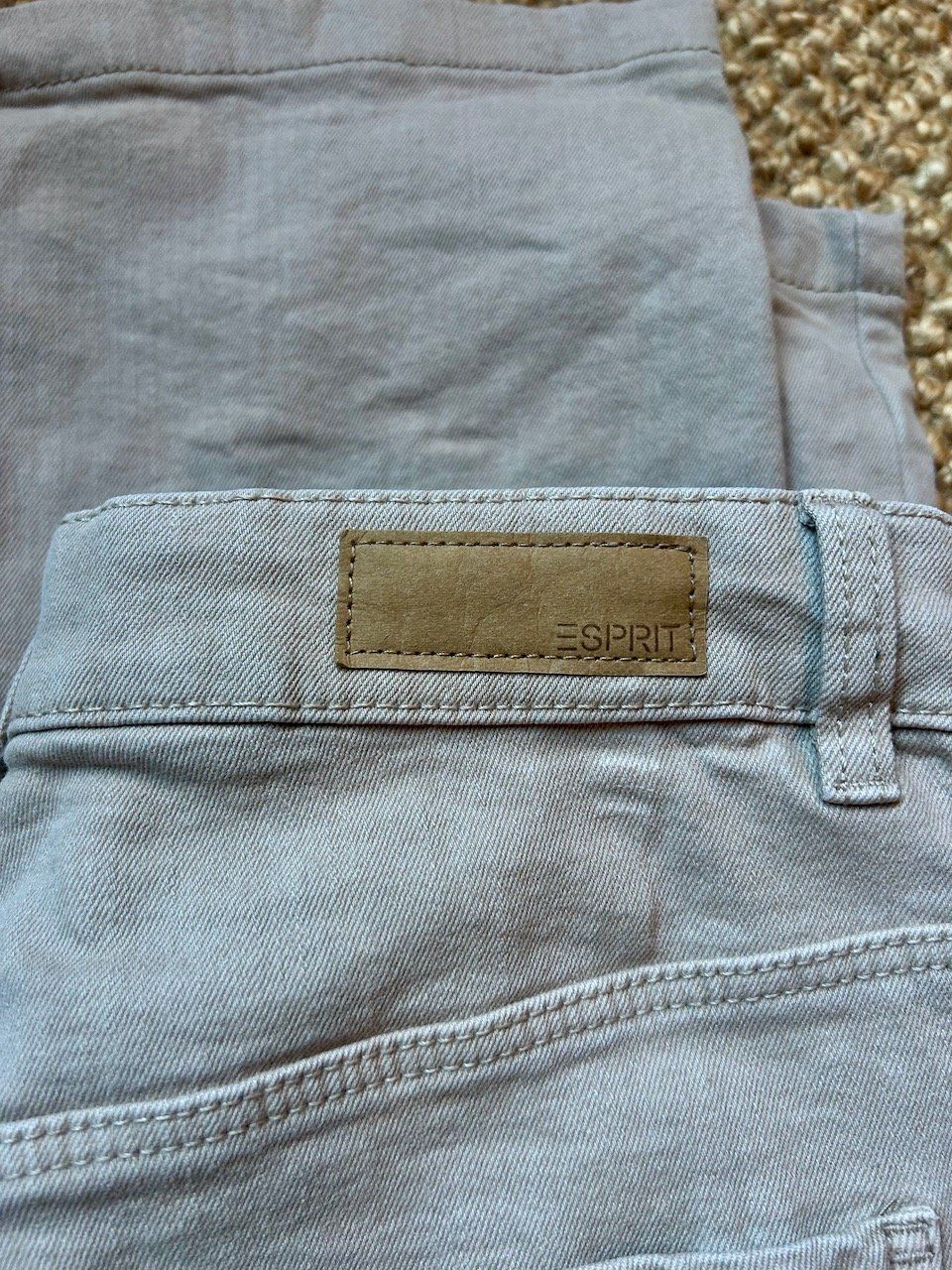 Esprit Jeans: Beige Jeans von Esprit – Nuovo (secondo la descrizione) da Winterthur venduto da The_Dragonfly 4