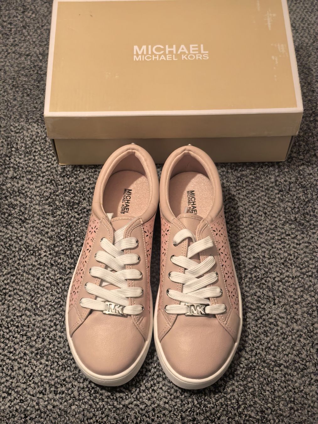 Michael Kors Damenschuhe: Michael Kors Sneakers – Neu und originalverpackt aus Bad Ragaz von AKahlon