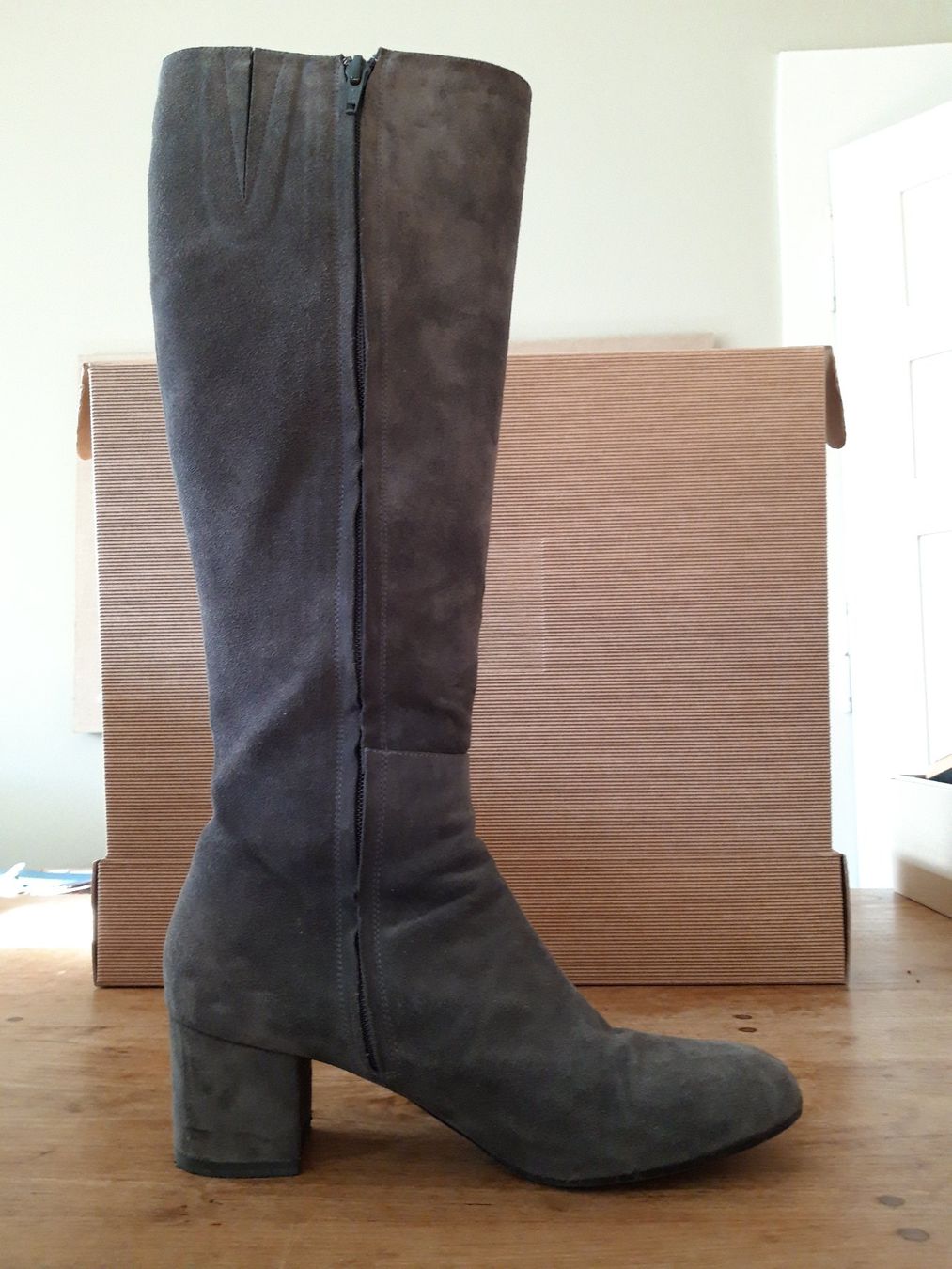 Scarpe da donna: Wildlederstiefel – Usato da Oberburg venduto da Briga23 1