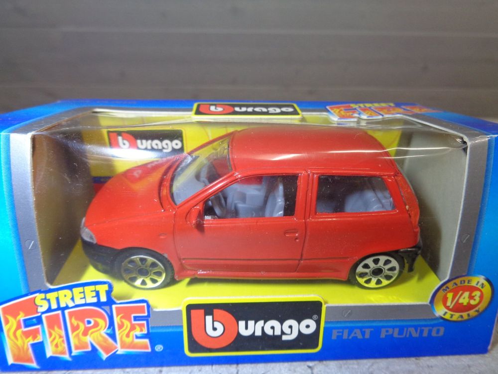 Bburago Fiat Punto – Vert Métal Foncé – Miniature Rare – Métal Moulé