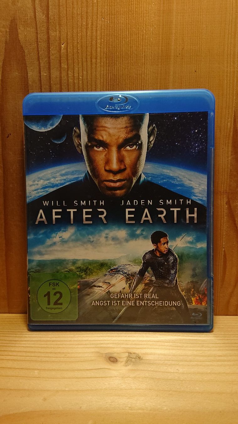 Tutti i DVDs: AFTER EARTH Blu-Ray mit Will Smith – Usato da Wilderswil venduto da Exebub