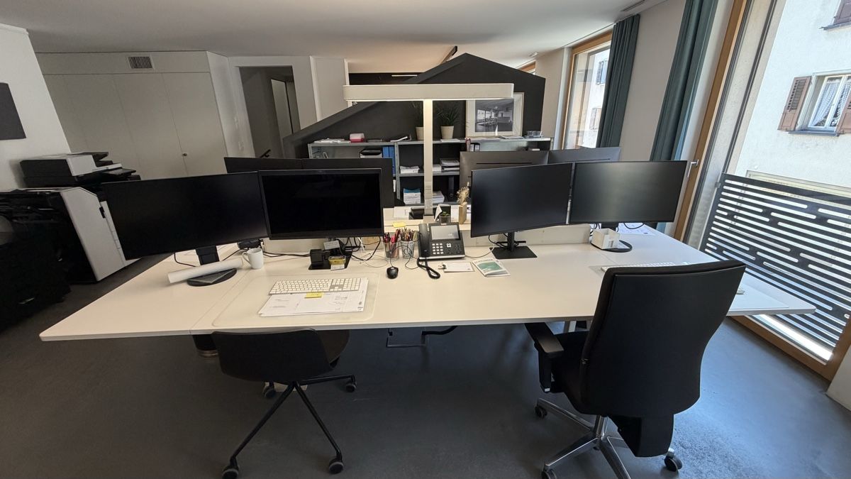 Scrivanie: Bürotisch mit 4 Arbeitsplätzen, 3.20x1.80m – Usato da Untervaz venduto da Sandro.s18