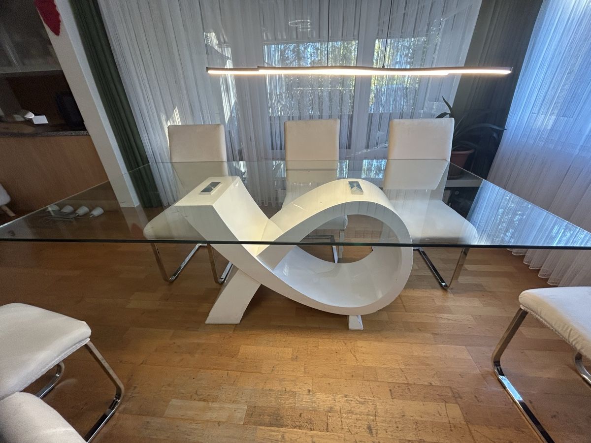 Set di tavolo e panche: Esstisch mit Glasplatte und 6 Stühlen – Usato da Emmenbrücke venduto da Nas83 1