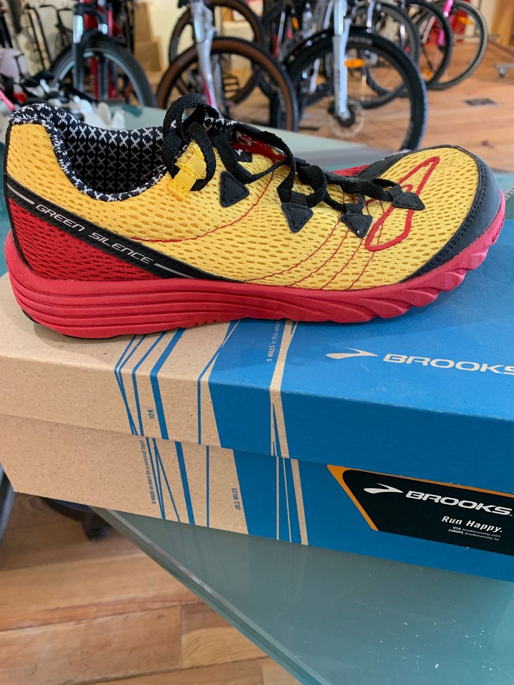 Brooks Scarpe da uomo: Brooks Laufschuh green silence Gr.37,5 – Nuovo e nell'imballaggio originale da Bremgarten AG venduto da YannickH03