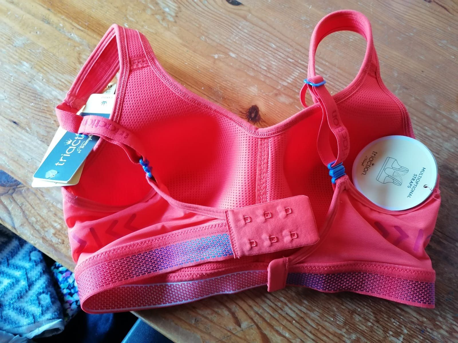 Triumph Altra biancheria intima: Triumph Sport BH 75C – Nuovo (secondo la descrizione) da Matten b.Interlaken venduto da Zambala1 2