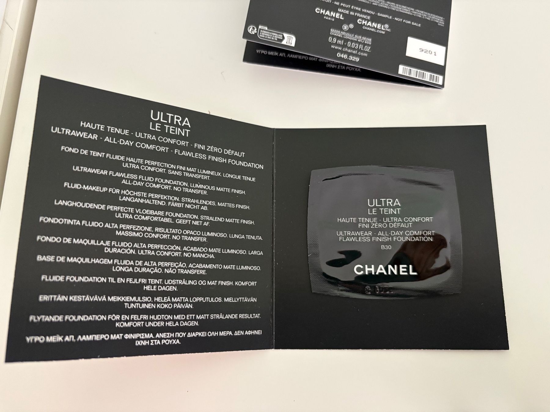 Chanel Maquillage: CHANEL Ultra Le Teint Foundation 2x Samples – Neuf avec emballage d'origine à Muzzano par Sidney_3 2