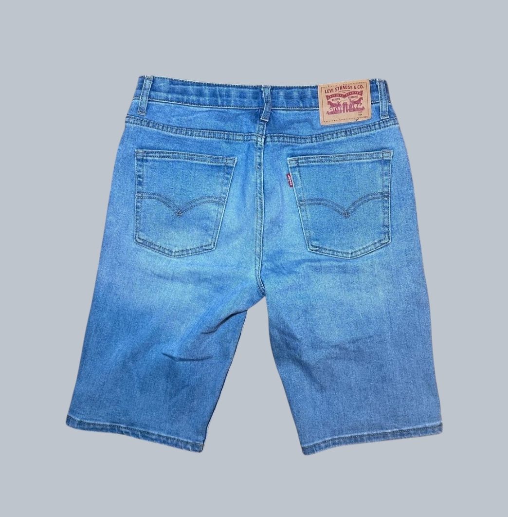 Jeans: Short en jean Levi’s bleu – Gebraucht aus Genève von naako131 1