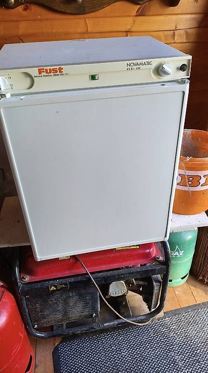 Frigoriferi: Gas/12v/El. Kühlschrank – Usato da therwil venduto da freewheeler 3