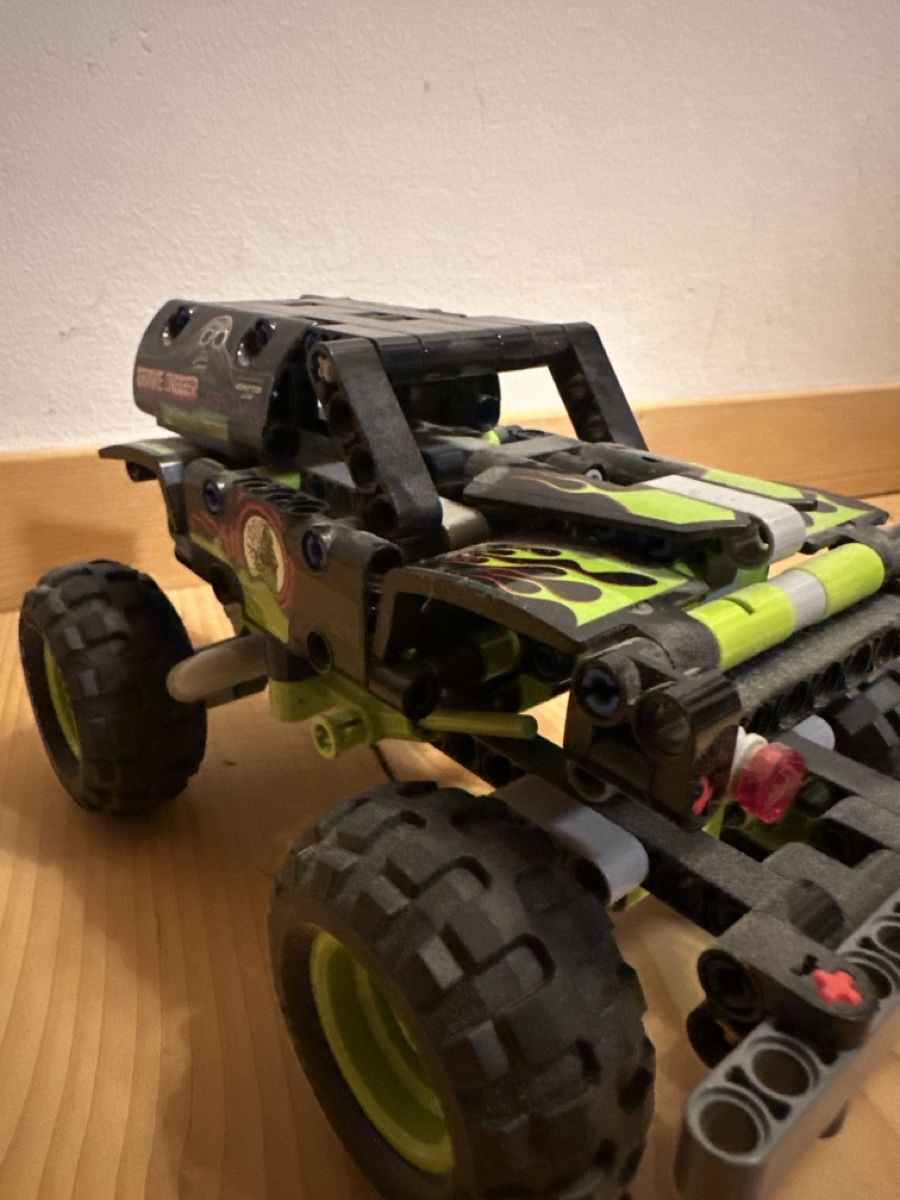 Lego Giocattoli: Lego Technic Monster Truck gebraucht – Usato da Russikon venduto da Mimamimue