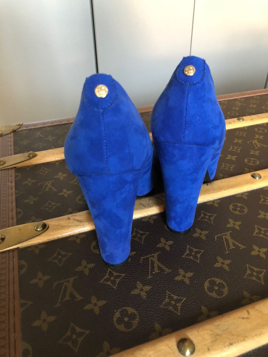 Scarpe da donna: Higheel / Pump Wildleder blau – Usato da Kilchberg ZH venduto da happyymee 3
