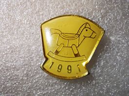 Ansteckpin 4: Schaukelpferd 1991