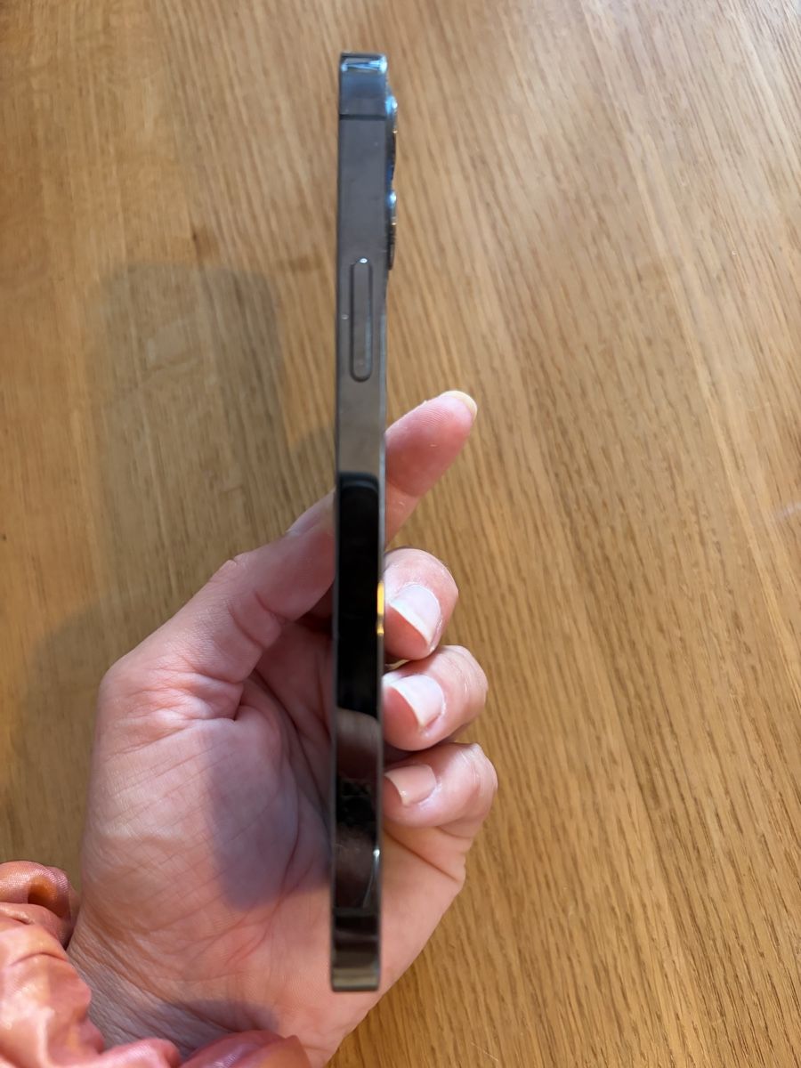 Apple Handys / Smartphones: iPhone 12 Pro, kaputte Rückseite, 128GB – Gebraucht aus Zollikofen von LeaMilena 2
