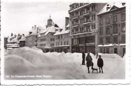 CHAUX-de-FONDS, place neuve en hiver