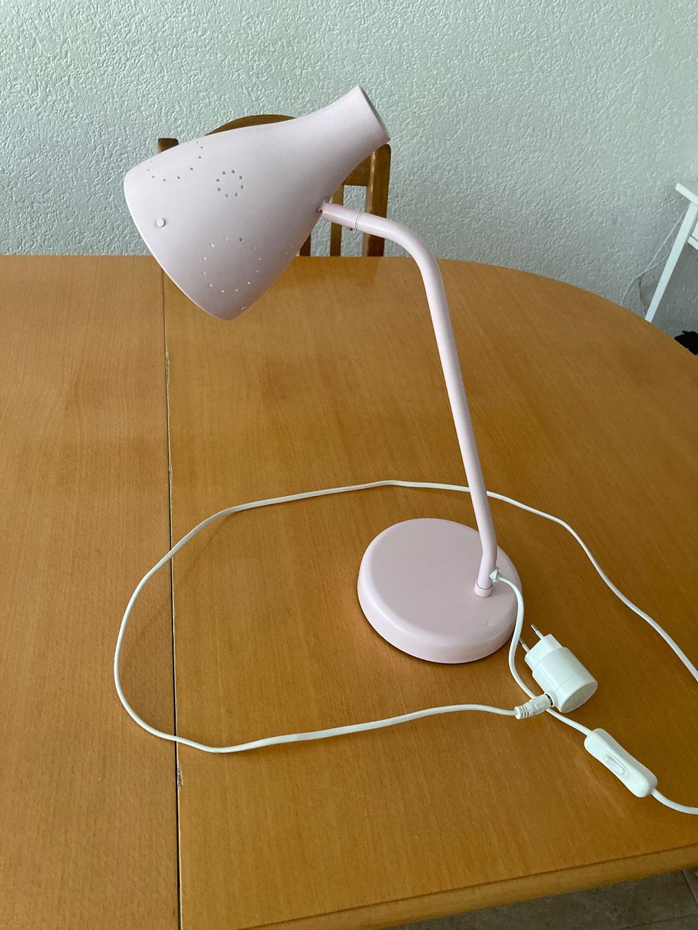 Ikea Lampen: Schreibtischlampe rosa von IKEA – Gebraucht aus Gelterkinden von froggy80