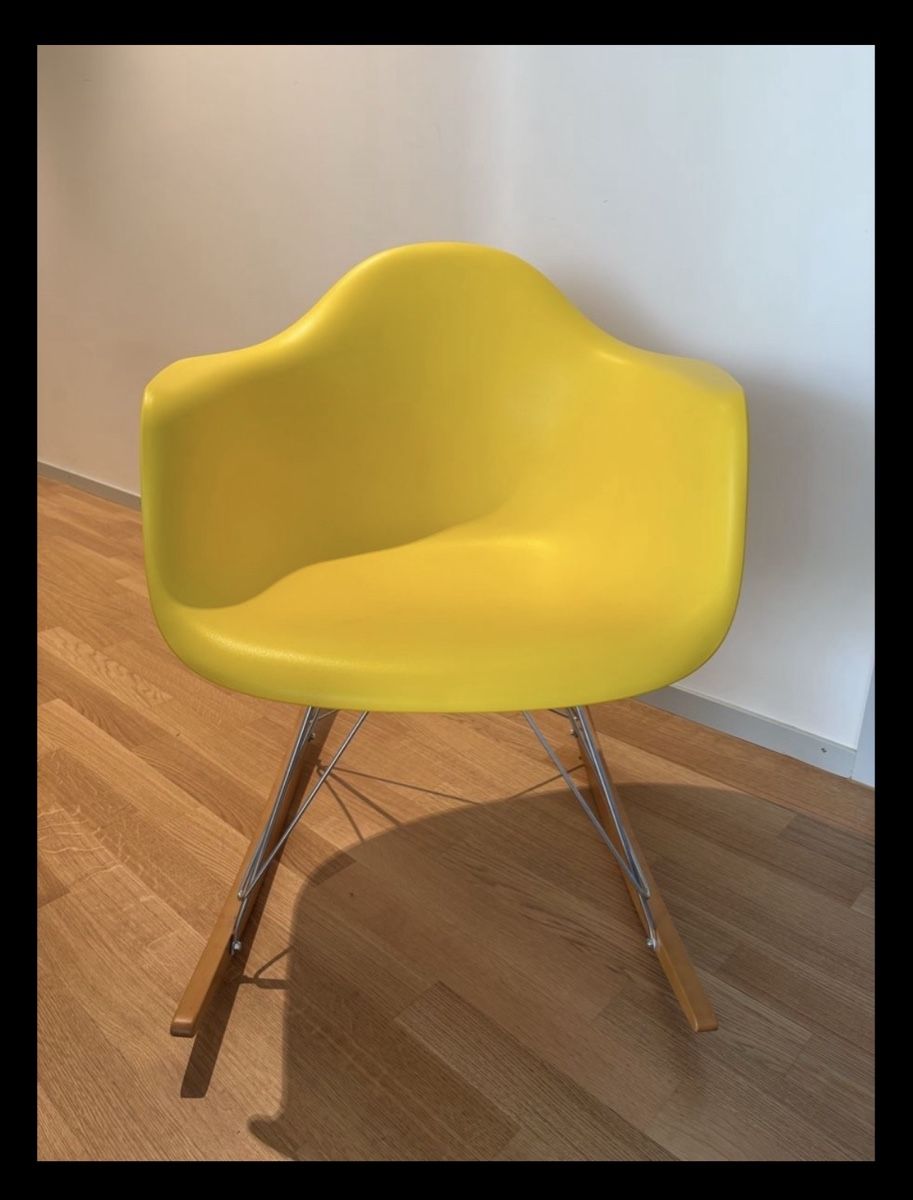 Vitra Stühle: Vitra Eames Plastic Armchair RAR – Gebraucht aus Winterthur von sansanmann