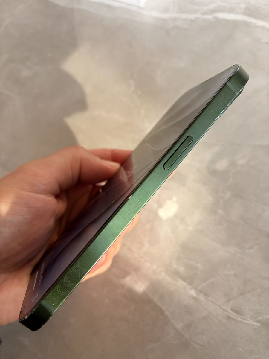 Apple Portables: Iphone 13  – D'occasion à Birsfelden par Joel-94 6