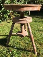 Schraub Stick Hocker