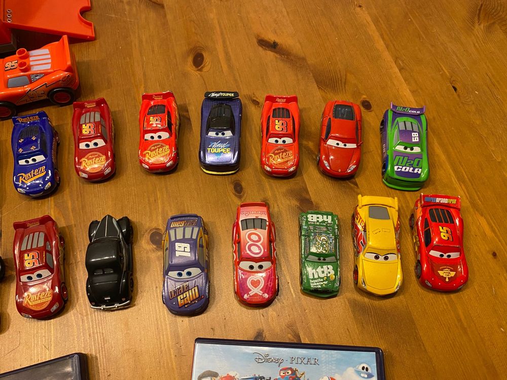 Disney Pixar Cars Auto Set 33 Teilig (Gebraucht) in Niederweningen für ...