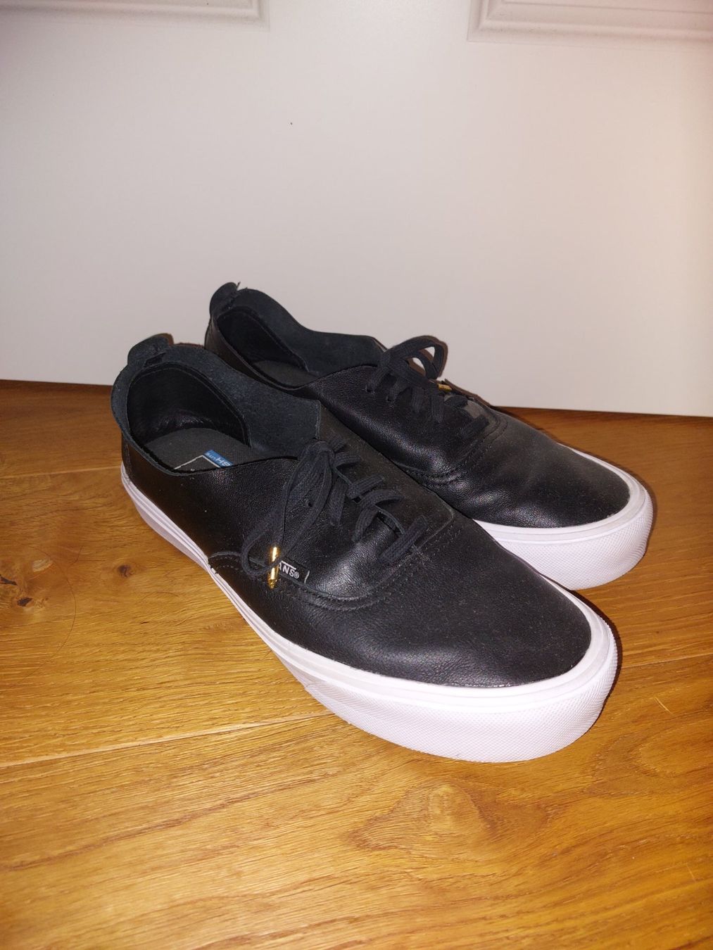 Vans Damenschuhe: Echt Leder Sneaker Vans Grösse 40 – Gebraucht aus Titterten von fra_v27g