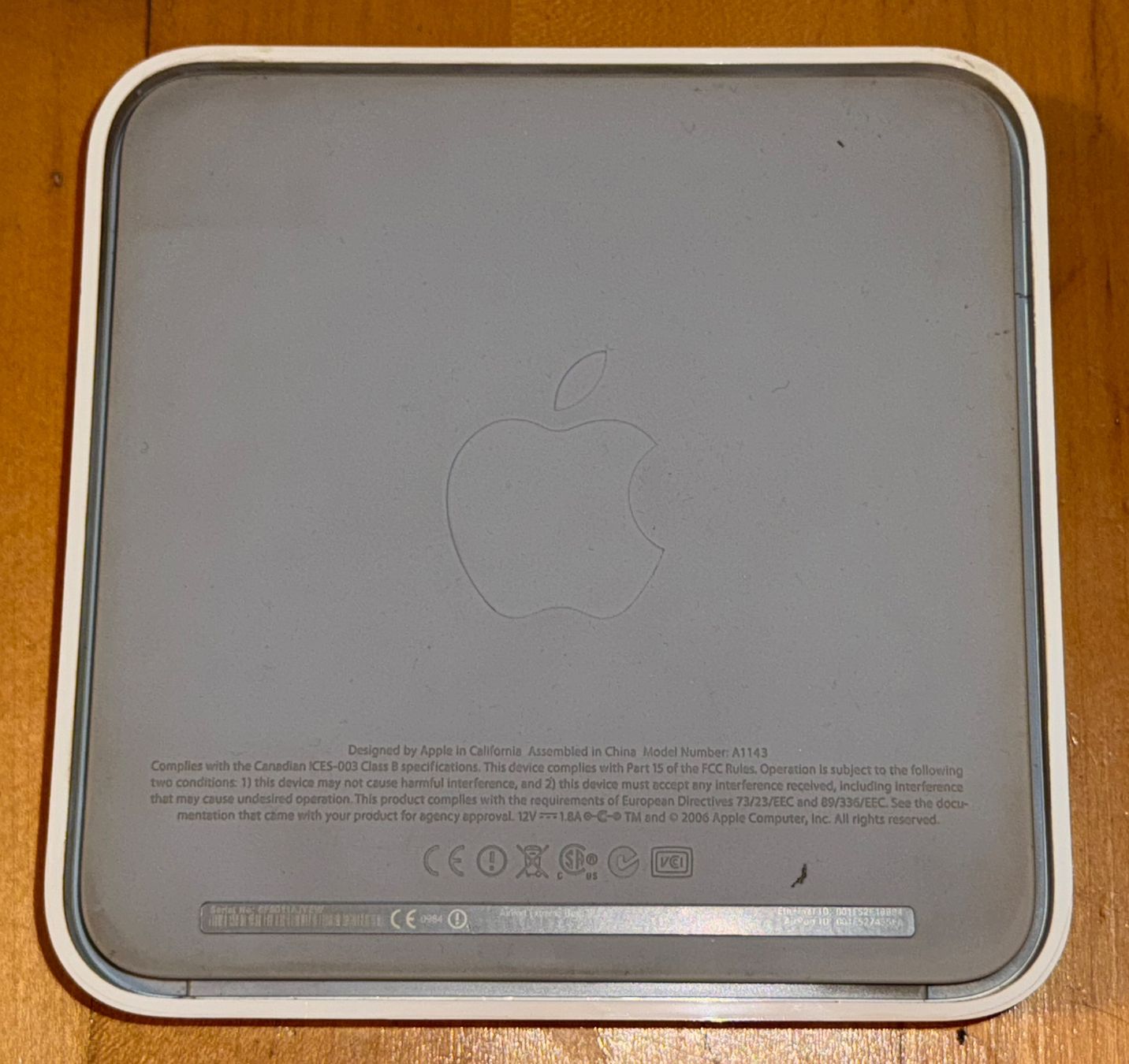 Apple Modem & Router: Apple Airport Base Station A1143 – Difettoso da Unterengstringen venduto da NOISE 6