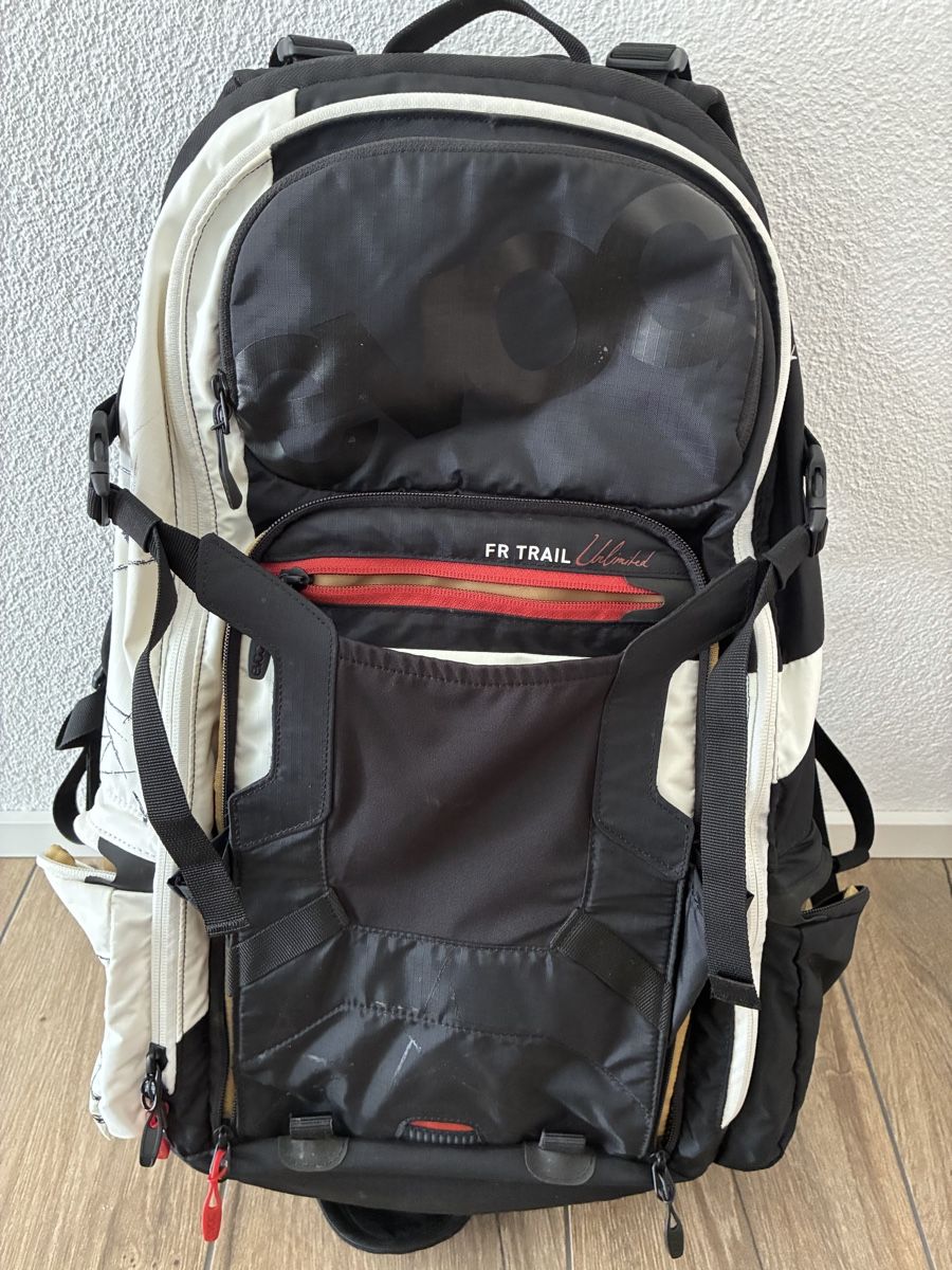 Evoc Zaini: Evoc Rucksack mit Protektor – Nuovo (secondo la descrizione) da Neuendorf venduto da nischa26