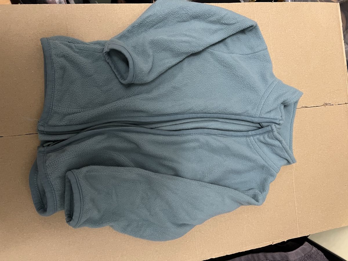 Vestes & Manteaux: Fleecejacke Gr. 86 – D'occasion à Toffen par Vanessa_Germann