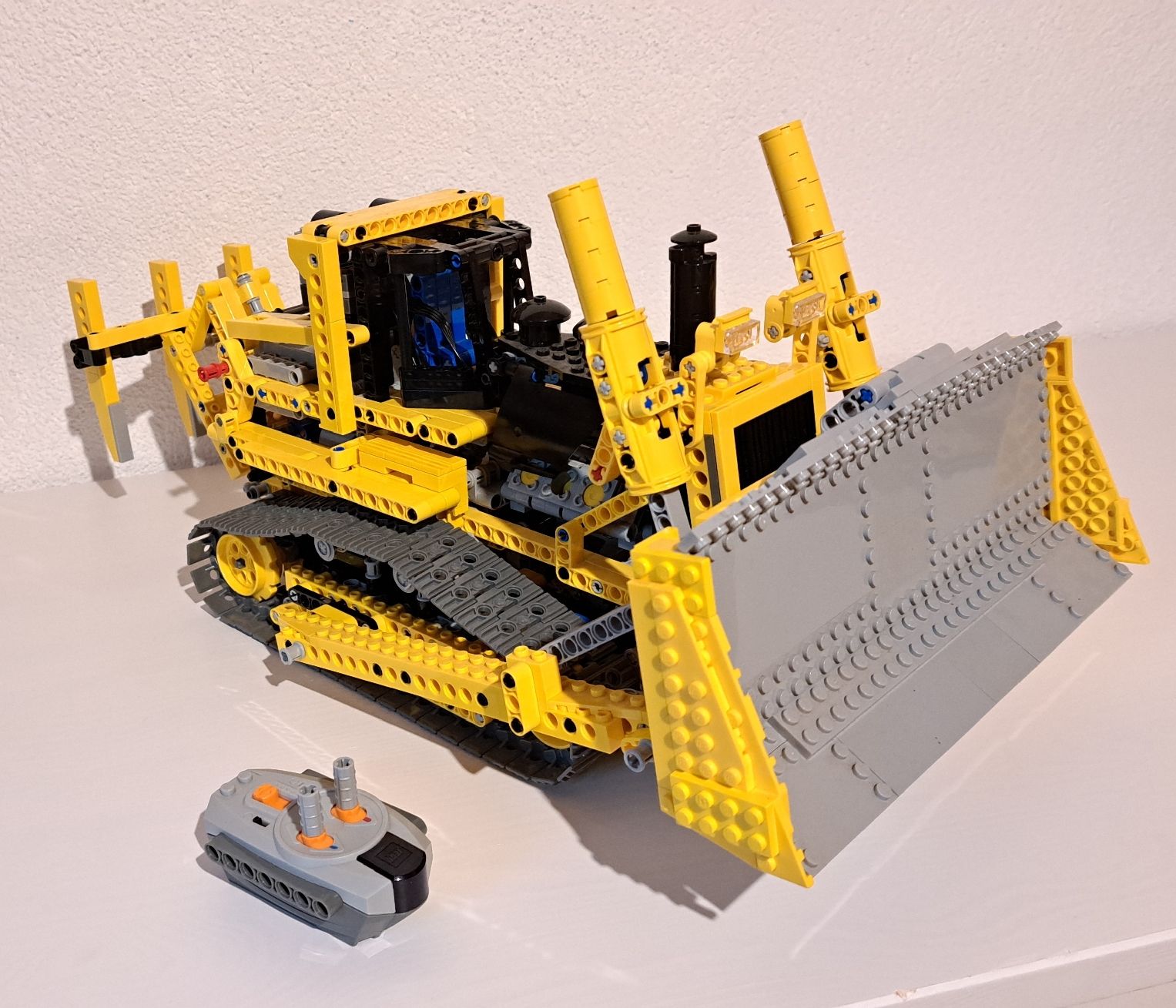 Lego Spielzeuge: Lego 8275 Planierraupe – Gebraucht aus Lommiswil von han_w5t6 2