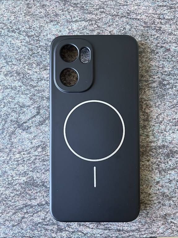 Coques & Protection écran: Silikonhülle OnePlus 15R – Neuf avec emballage d'origine à Zürich par alessia.s