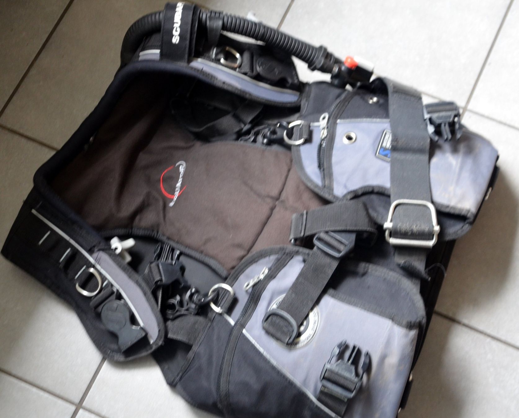 Scubapro Mute per immersioni: Tauchweste - Tarierjacket Scubapro gilet de plongée S/M – Usato da Collonges venduto da arashee 2