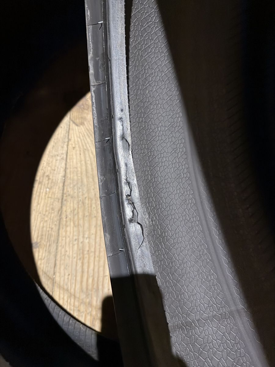 Continental Pneus & Kompletträder: Continental Sommerreifen 225/30/20 – Gebraucht aus Amriswil von mak_v9kw 4