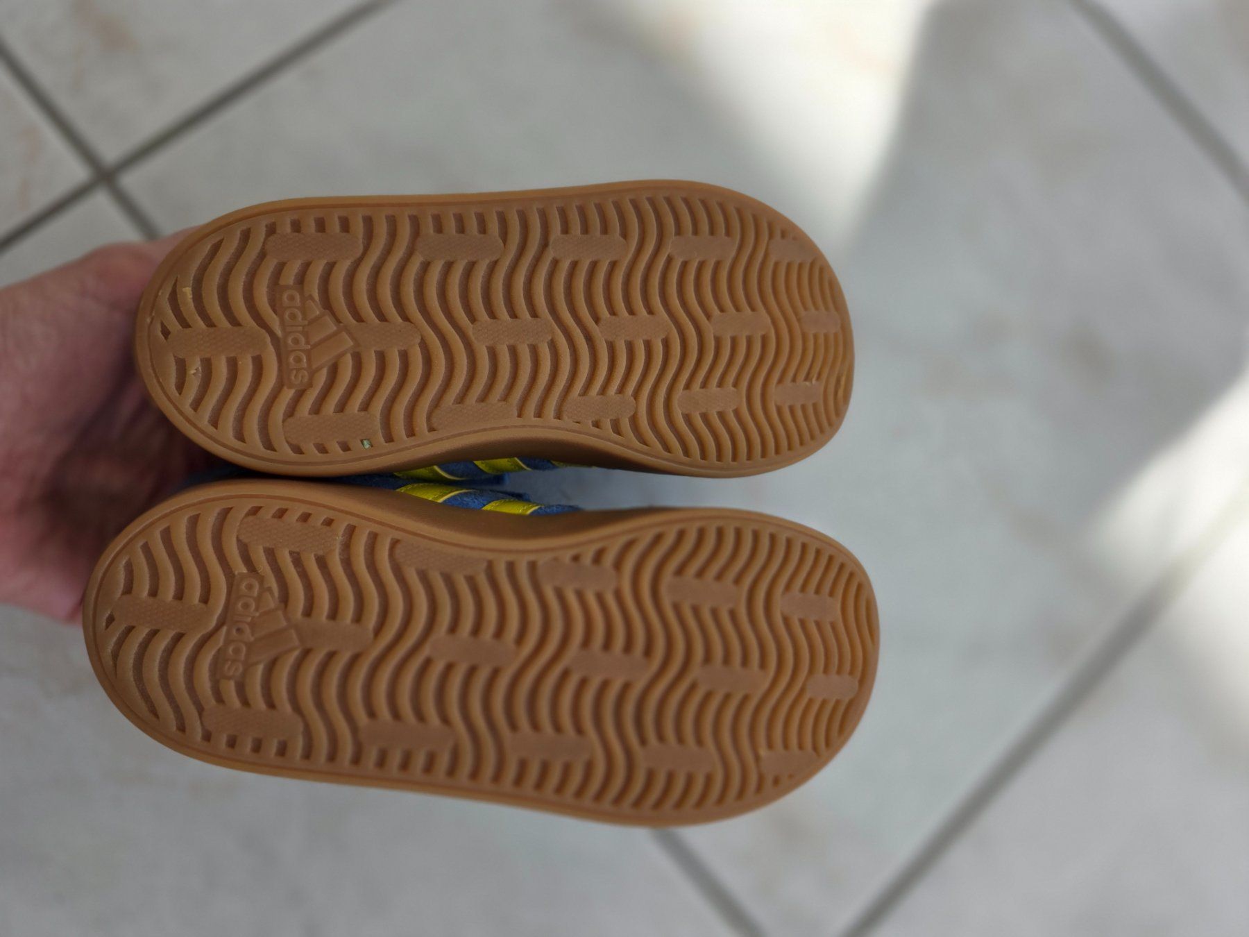 Adidas Scarpe per ragazzi: Adidas Turnschuhe Grösse 27 – Usato da Ueberstorf venduto da vil_qmy8 2