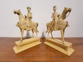Chinesisches Kaiserpaar zu Pferd Kunststoffguss