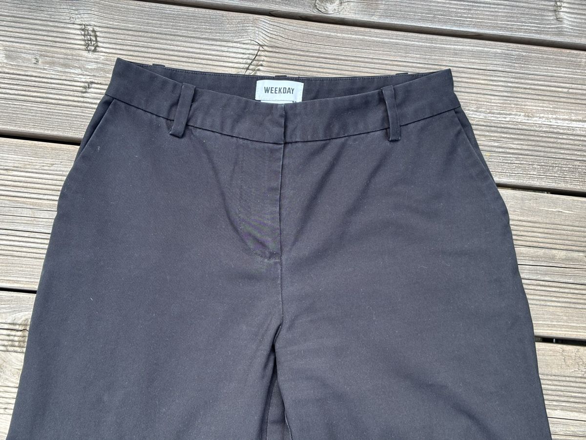 Weekday Pantalons: Hose Weekday schwarz Grösse 34 – D'occasion à Fehraltorf par lea_9bt5 1