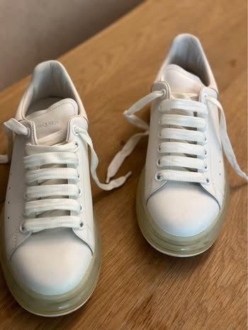 Alexander Mcqueen Scarpe da uomo: Alexander McQueen Oversize Sneaker weiss Grösse 40 – Usato da Laufenburg venduto da mur_t85q