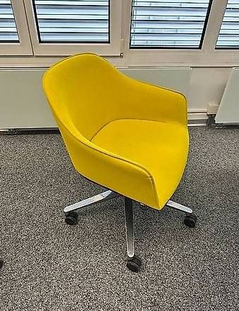 Stühle: Vitra Softshell Chair mit Rollen, 2x Gelb, 1x Grau – Gebraucht aus Blumenstein von marycherry 1