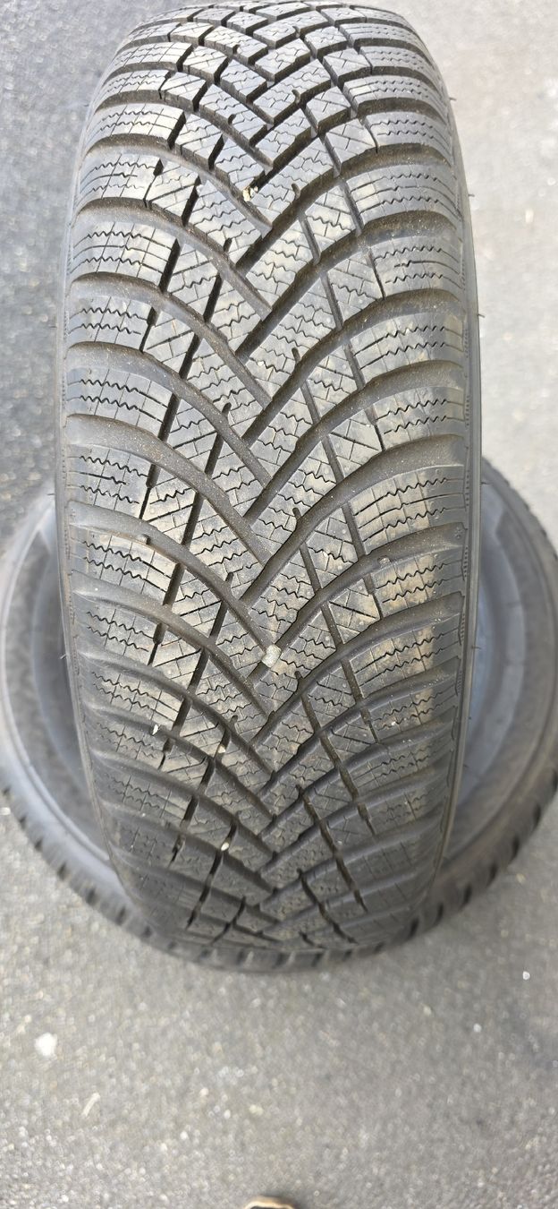 Hankook Pneus & Kompletträder: Winterpneu 185/60/R15 M+S – Gebraucht aus herzogenbuchsee von jamma01 1