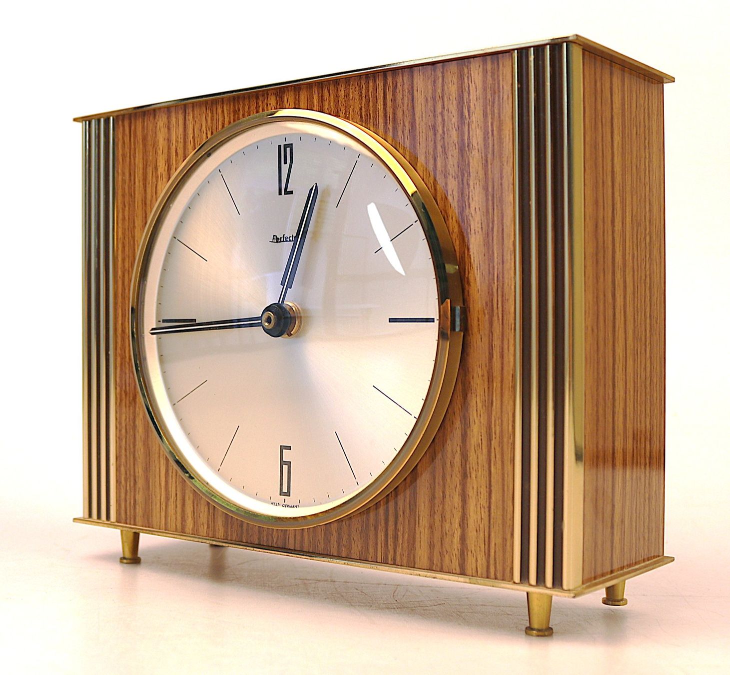 Stand- & Wanduhren: Perfecta Mid-Century Kaminuhr – Gebraucht aus Volketswil von brockipfannenstil 1
