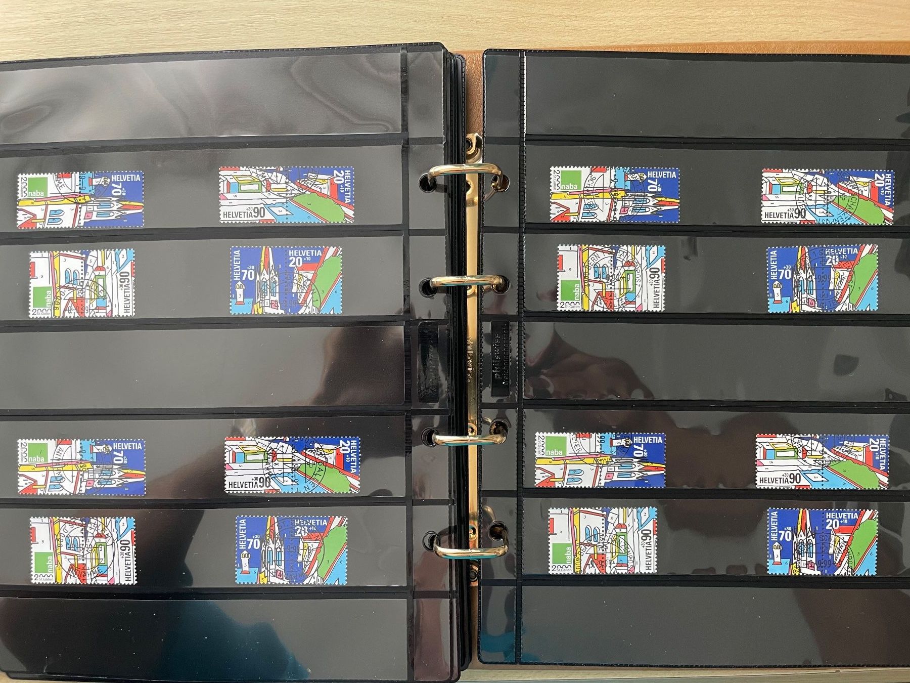 Alle Briefmarken: Magnifique classeur ouatiné à thème – Gebraucht aus Sonceboz-Sombeval von Comment2 3