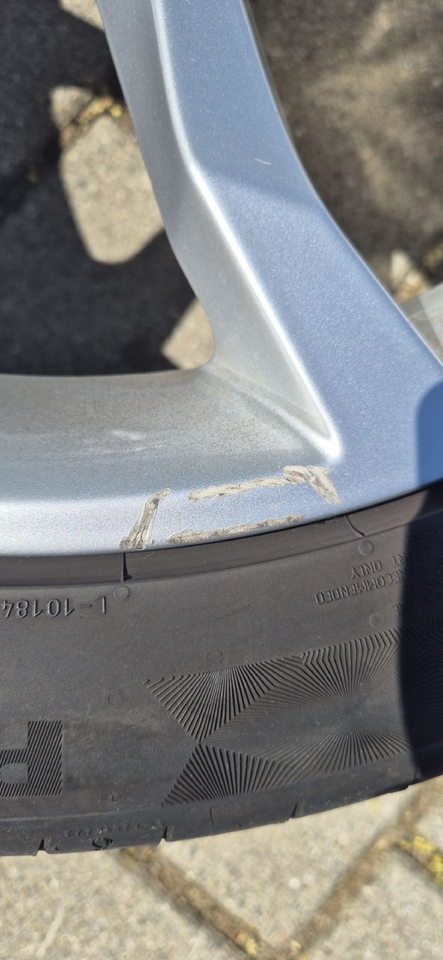 Original Audi A4 / S4 (B9) Alu Felgen 18 Zoll mit RDSK (Gebraucht) in ...
