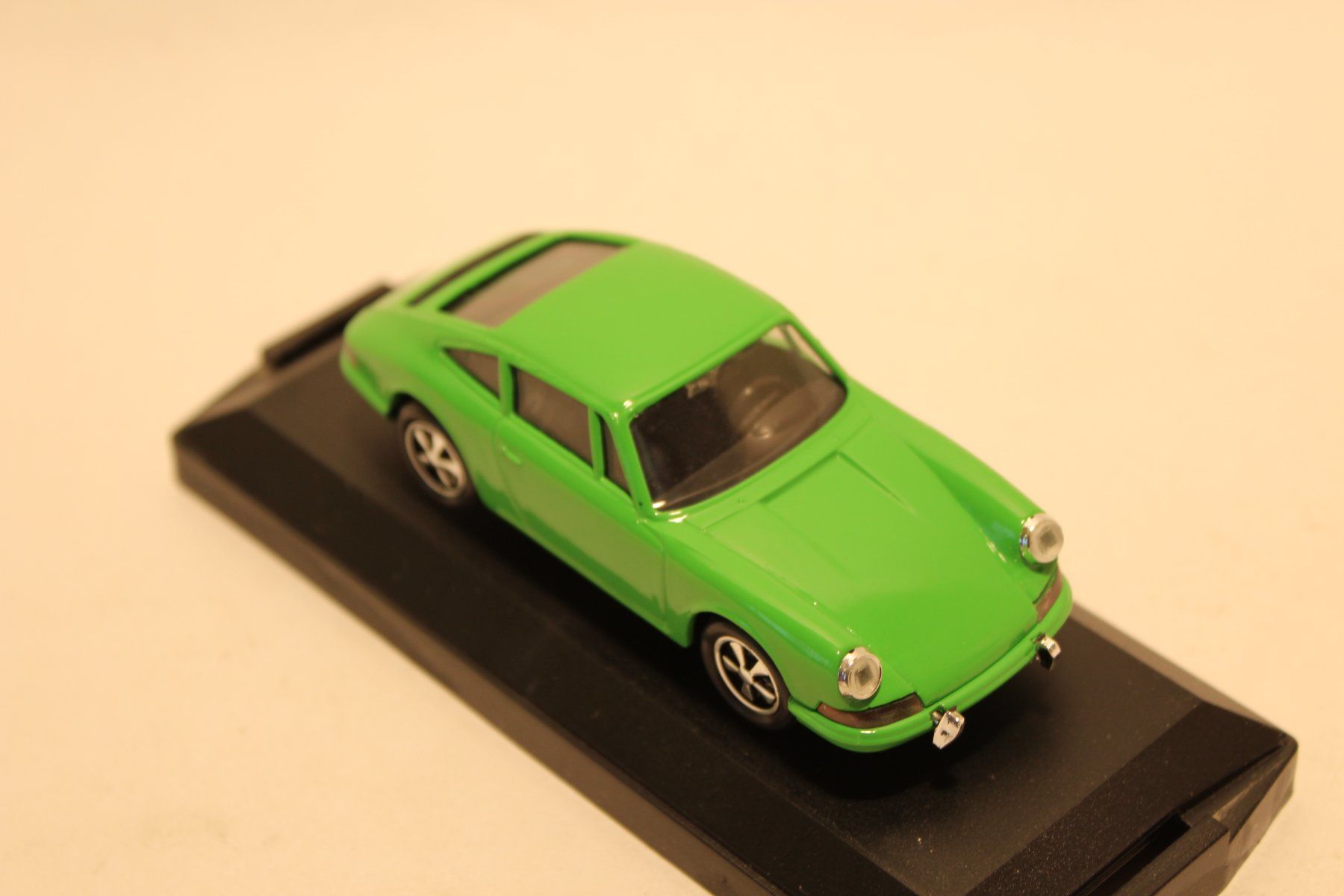 Porsche Modellini d'auto: Modellauto - Porsche 911 hellgrün, 1 : 43 – Nuovo (secondo la descrizione) da Fehraltorf venduto da haefens 6