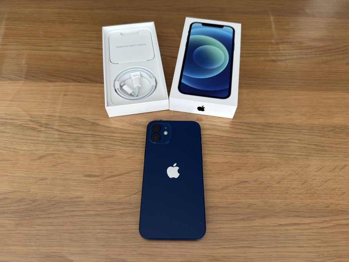 Apple Portables: iPhone 12 64 GB blau – D'occasion à Vaduz par Ricci-002