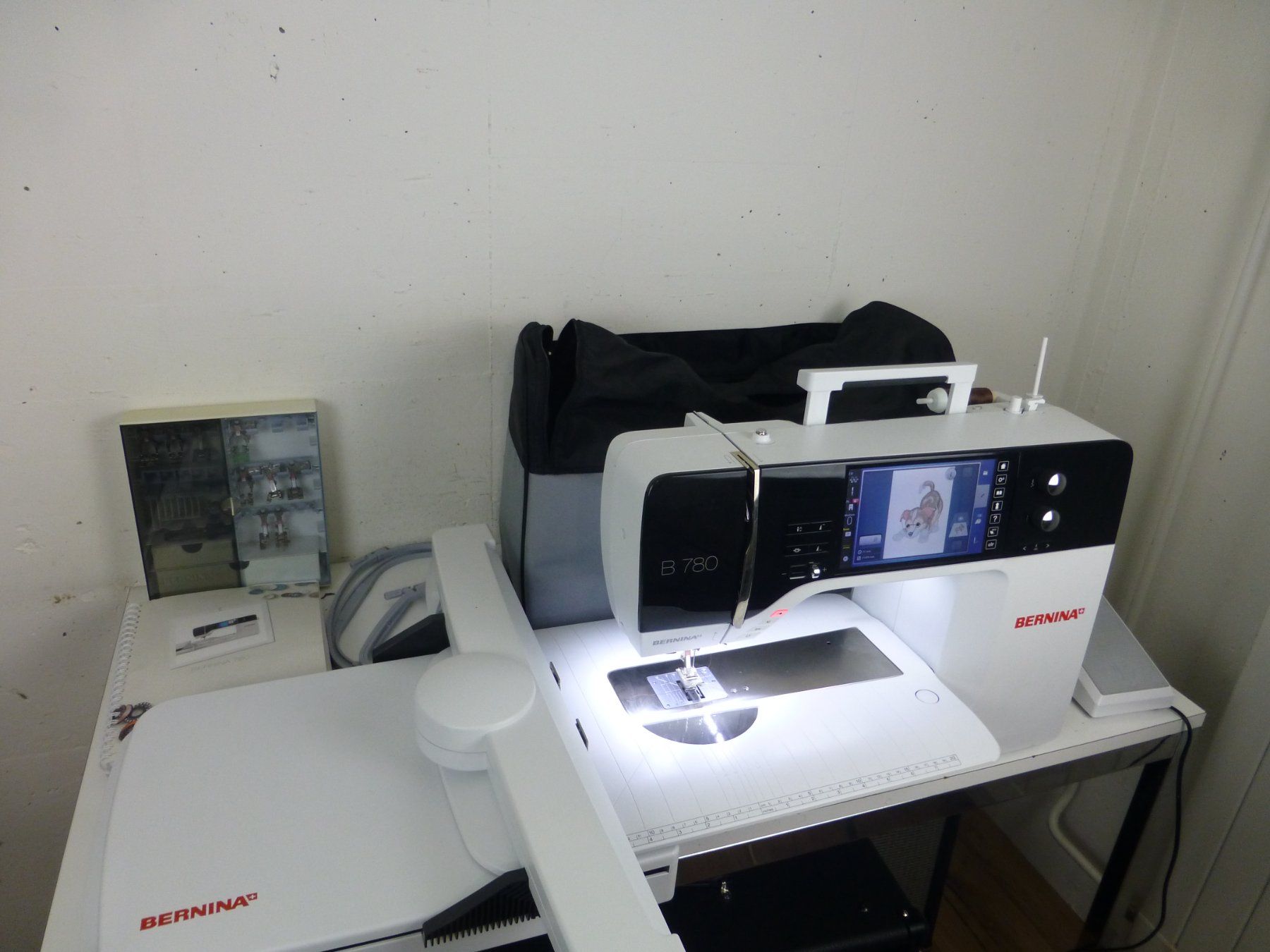 Bernina Macchine da cucire: BERNINA B 780- mit Stickmodul für – Usato da Fahrweid venduto da ekv 7