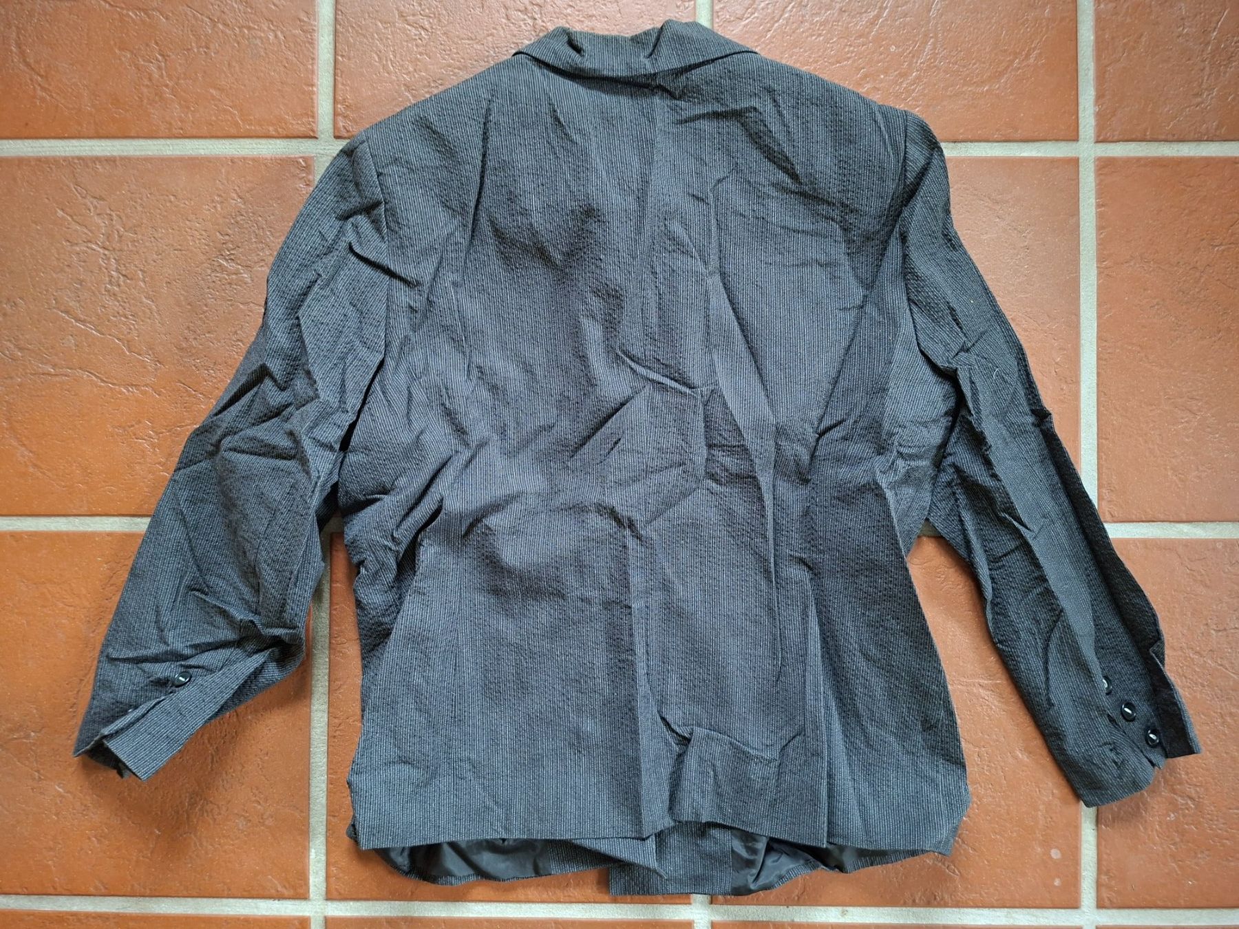 Giacche: Caroline Biss; dunkelgrauer Blazer Gr. 44 – Usato da Boniswil venduto da Totomat-Lady 3