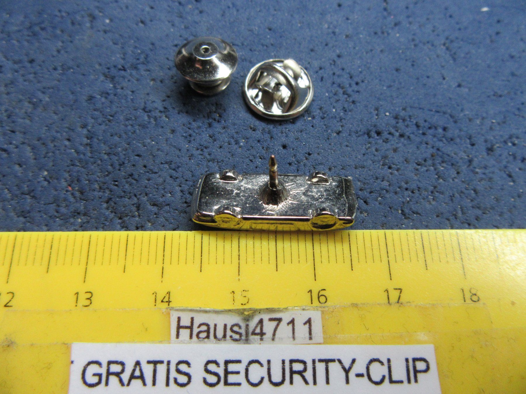 Placchette & Badge: ROADSTER CABRIOLET 3D SILBRIG AUTO PIN mit SECURITY-CLIP – Usato da Ettingen venduto da Hausi4711 3